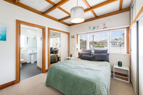 Photo of property in 10 Maranui Avenue, Point Chevalier, Auckland, 1022