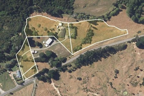 Photo of property in 5527 Masterton Castlepoint Road, Tinui, Masterton, 5889