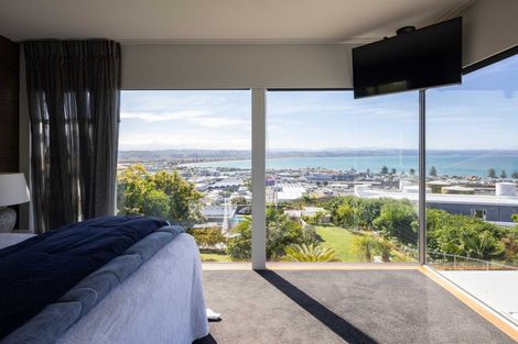 Photo of property in 12 George Street, Hospital Hill, Napier, 4110