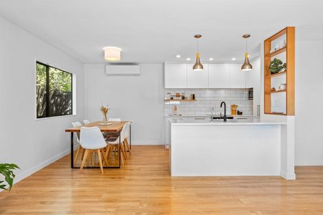 Photo of property in 69a Kervil Avenue, Te Atatu Peninsula, Auckland, 0610