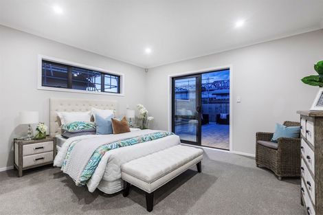 Photo of property in 8 Vogwill Road, Kumeu, 0810