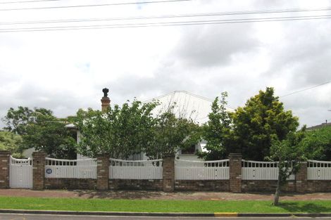 Photo of property in 40 Methuen Road, Avondale, Auckland, 0600