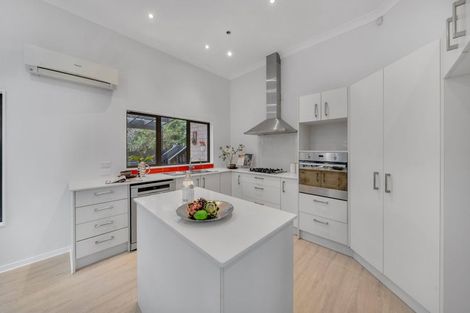 Photo of property in 29 Midhurst Avenue, Henderson, Auckland, 0612