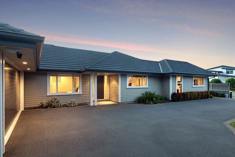 Photo of property in 42 Westpark Drive, Burnside, Christchurch, 8053