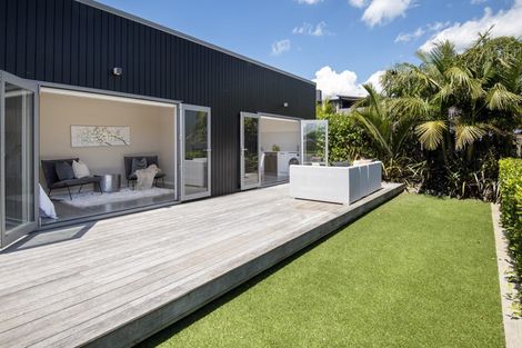 Photo of property in 144 Mellons Bay Road, Mellons Bay, Auckland, 2014