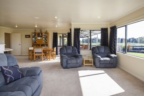 Photo of property in 32 Stoneleigh Lane, Aokautere, Palmerston North, 4471