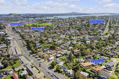Photo of property in 19c Te Anau Place, Pakuranga Heights, Auckland, 2010
