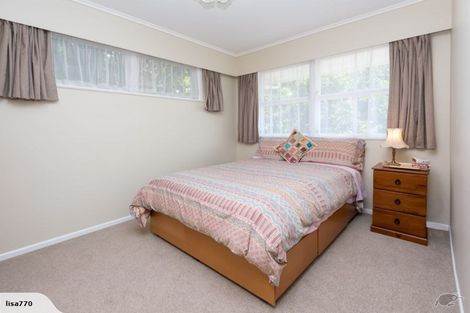 Photo of property in 15 Ellesmere Crescent, Pakuranga Heights, Auckland, 2010