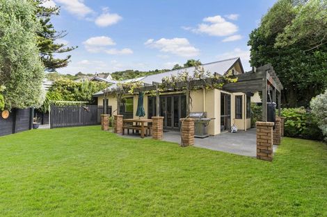 Photo of property in 14 Waikare Street, Karori, Wellington, 6012