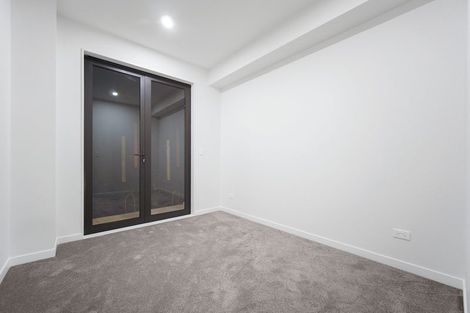 Photo of property in 10 Puihi Crescent, Massey, 0614