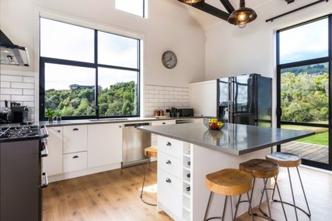 Photo of property in 2 Peregrine Place, Kinloch, Taupo, 3377