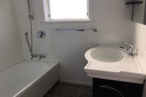 Photo of property in 15 Te Rangitautahanga Road, Turangi, 3334