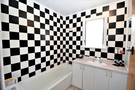 Photo of property in 17 Burgoyne Street, Woodville, 4920