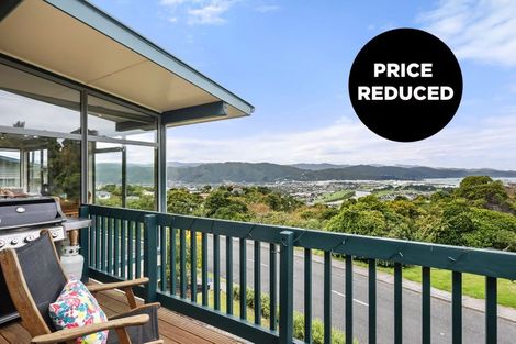 Photo of property in 30 Pekanga Road, Normandale, Lower Hutt, 5010