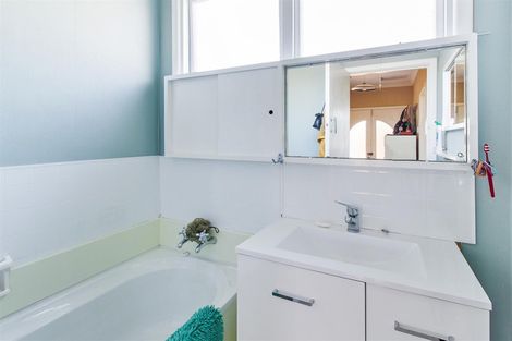 Photo of property in 53 Rhodes Street, Waimate, 7924