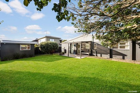 Photo of property in 20a Riverlea Avenue, Pakuranga, Auckland, 2010