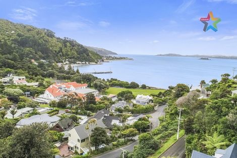 Photo of property in 32 Ferry Road, Days Bay, Lower Hutt, 5013