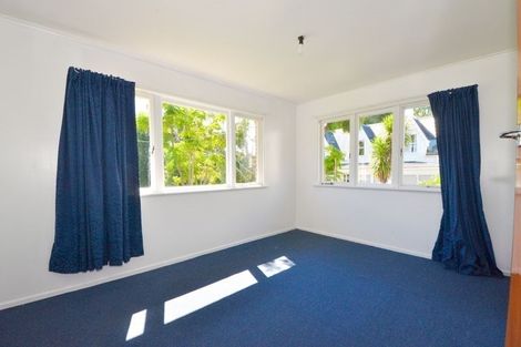 Photo of property in 43 Beaubank Road, Kelston, Auckland, 0602