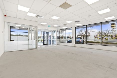 Photo of property in 1/320 Main Road, Tawa, Wellington, 5028