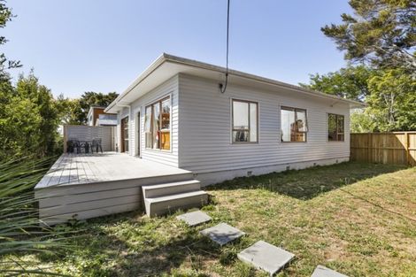 Photo of property in 11 Vanguard Road, Kelston, Auckland, 0602