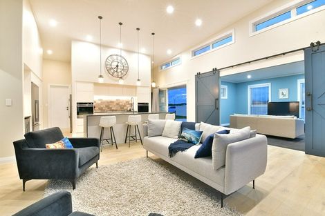 Photo of property in 11 Maturiki Drive, One Tree Point, 0118