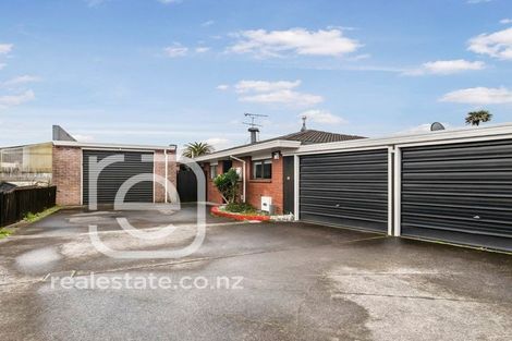 Photo of property in 2/10 Tulloch Place, Conifer Grove, Takanini, 2112