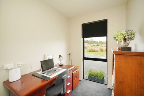 Photo of property in 14 Kakariki Way, Otatara, Invercargill, 9879