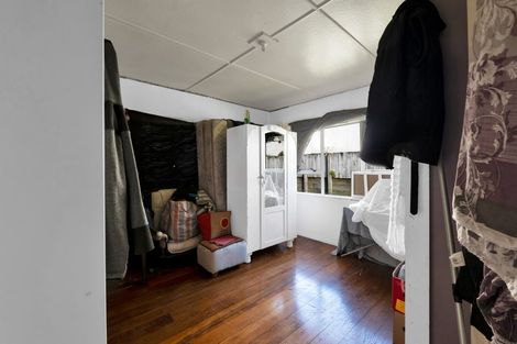 Photo of property in 93 Omata Road, Marfell, New Plymouth, 4310