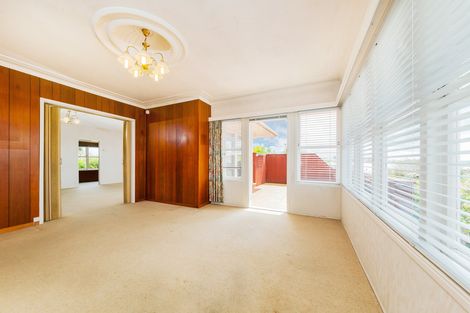 Photo of property in 4301 Great North Road, Glendene, Auckland, 0602
