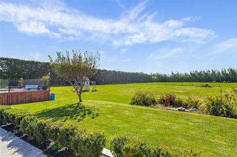 Photo of property in 773 Waitakere Road, Kumeu, 0891