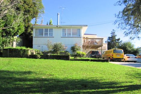 Photo of property in 66 Tiroroa Avenue, Te Atatu South, Auckland, 0610