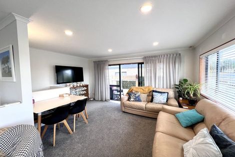 Photo of property in 29 Greenview Lane, Red Beach, 0932