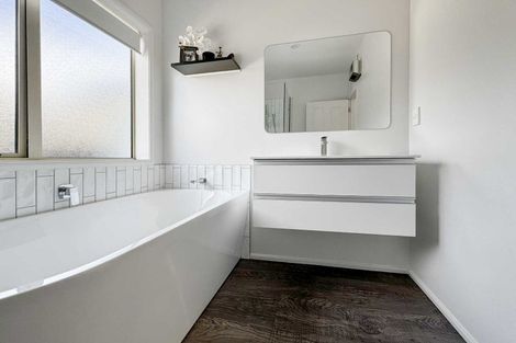 Photo of property in 14 Elmslie Grove, Halswell, Christchurch, 8025