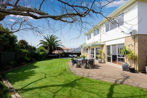 Photo of property in 5 Pintner Place, Somerville, Auckland, 2014