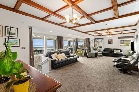 Photo of property in 18 South Road, Moturoa, New Plymouth, 4310