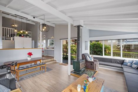 Photo of property in 3428 Pourerere Beach Road, Pourerere, Omakere, 4271