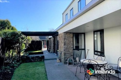 Photo of property in 2/8 Ilam Park Place, Ilam, Christchurch, 8041