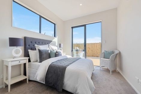 Photo of property in 11 Ropere Street, Kumeu, 0810