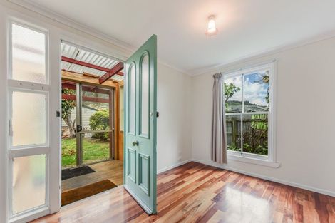 Photo of property in 24 Devon Street, Picton, 7220