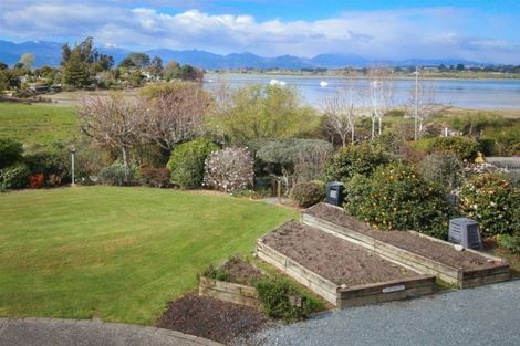 Photo of property in 10 Coutts Place, Mapua, 7005