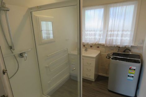 Photo of property in 2/256 Estuary Road, South New Brighton, Christchurch, 8062