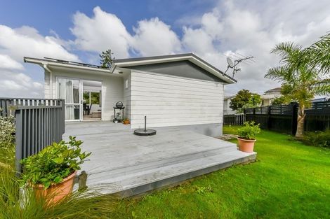 Photo of property in 4/26 Midgley Road, West Harbour, Auckland, 0618