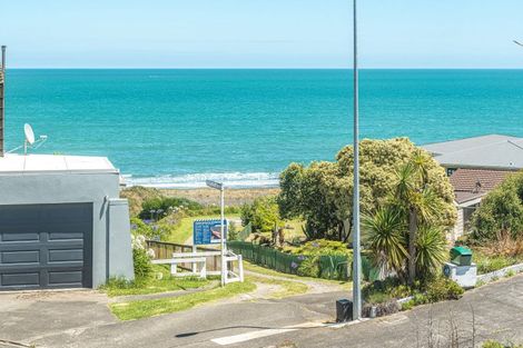 Photo of property in 4 Kapiti Terrace, Castlecliff, Whanganui, 4501