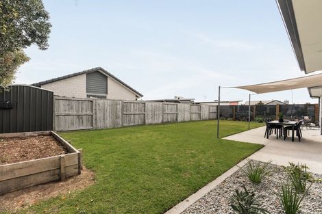 Photo of property in 15 Selliera Place, Papamoa Beach, Papamoa, 3118