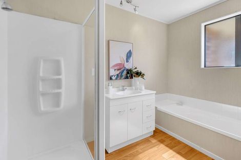 Photo of property in 16 Meridian Grove, Kelvin Grove, Palmerston North, 4414