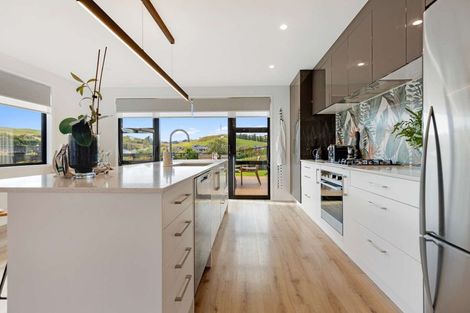 Photo of property in 30 Hayward Place, Ohauiti, Tauranga, 3112