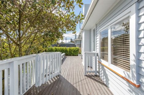 Photo of property in 24 Sylvan Crescent, Te Atatu South, Auckland, 0610