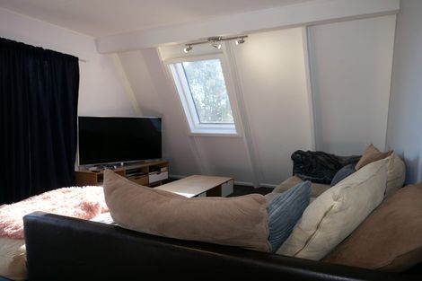 Photo of property in 9 Toporoa View, Ascot Park, Porirua, 5024