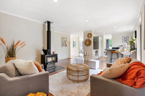 Photo of property in 118 Bodhisattva Road, Waitoki, Silverdale, 0994