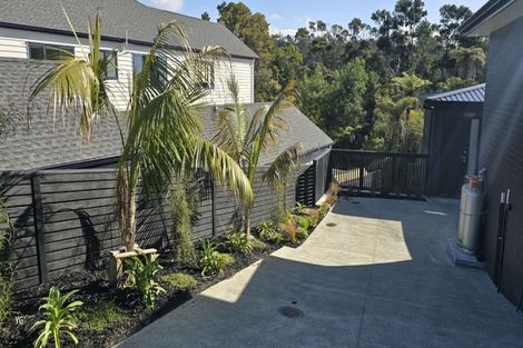 Photo of property in 8 Henry Blyth Lane, Greenhithe, Auckland, 0632